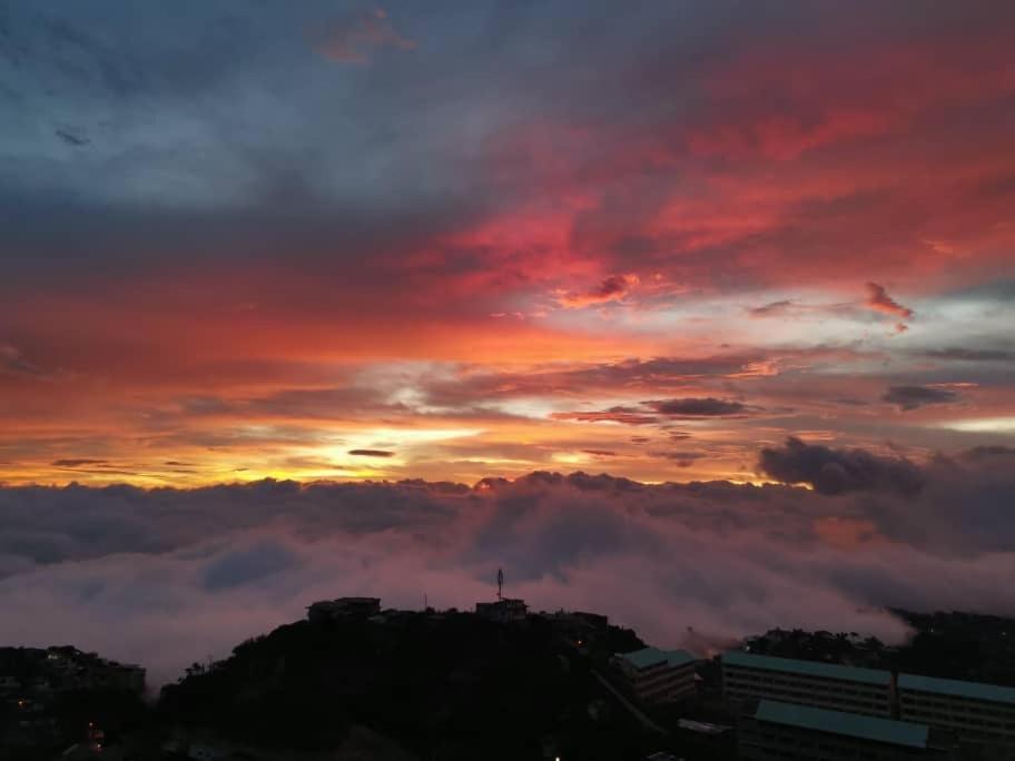 In Baguio With Amazing Sunset Views Apartment *