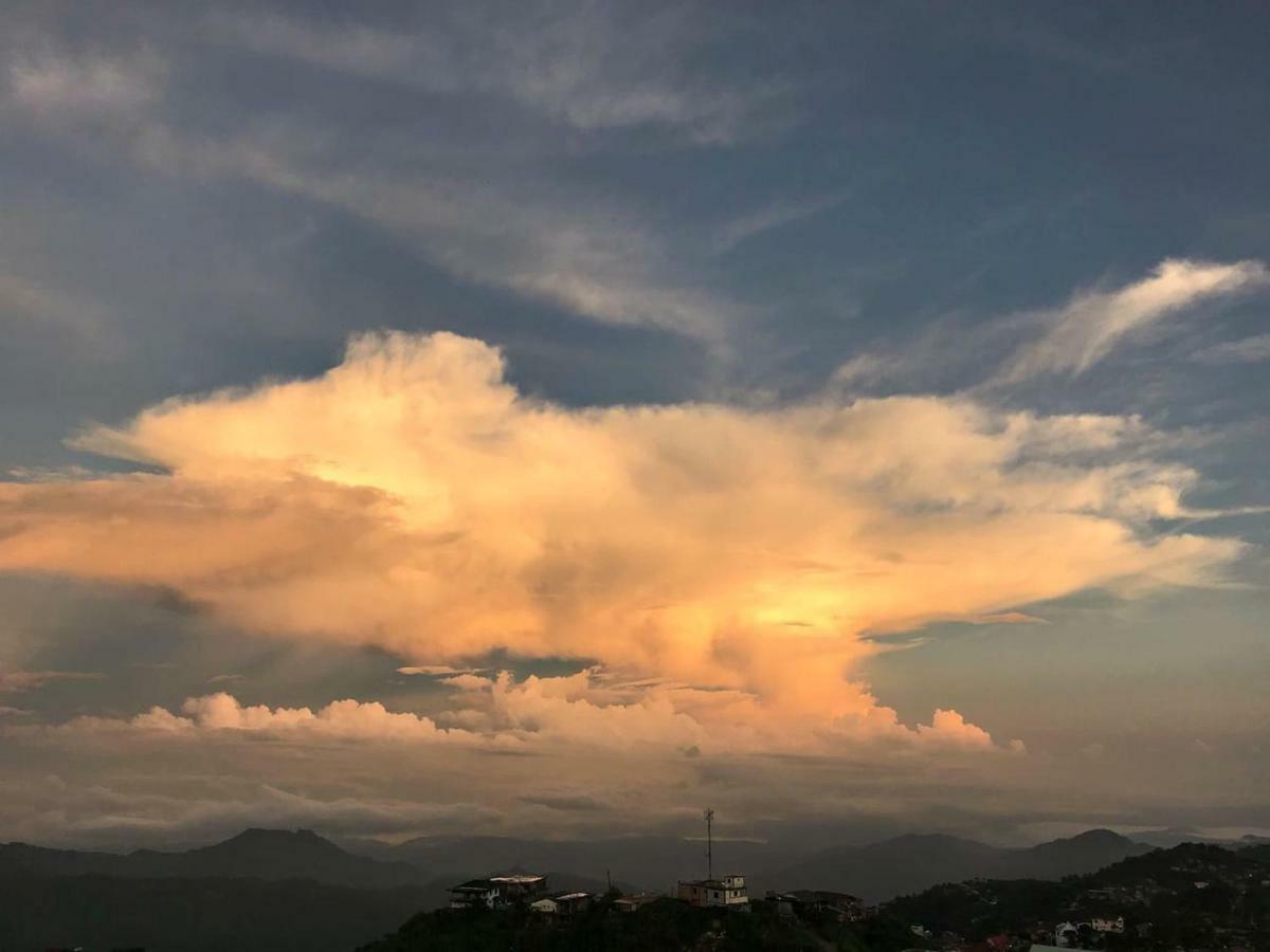 In Baguio With Amazing Sunset Views * Baguio City